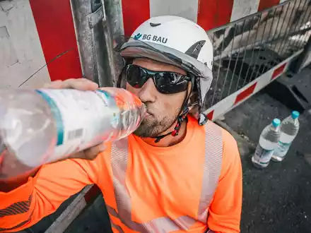 Outdoor-Worker besonders durch Hitze gefährdet / Hinweise und Tipps für den Bau - Foto: presseportal.de