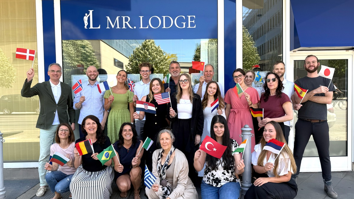 Mr. Lodge GmbH: Website in 24 Sprachen verfügbar / Einzigartiger Service für internationale Kunden: persönliche Ansprache durch moderne KI-Technologie - Foto: presseportal.de