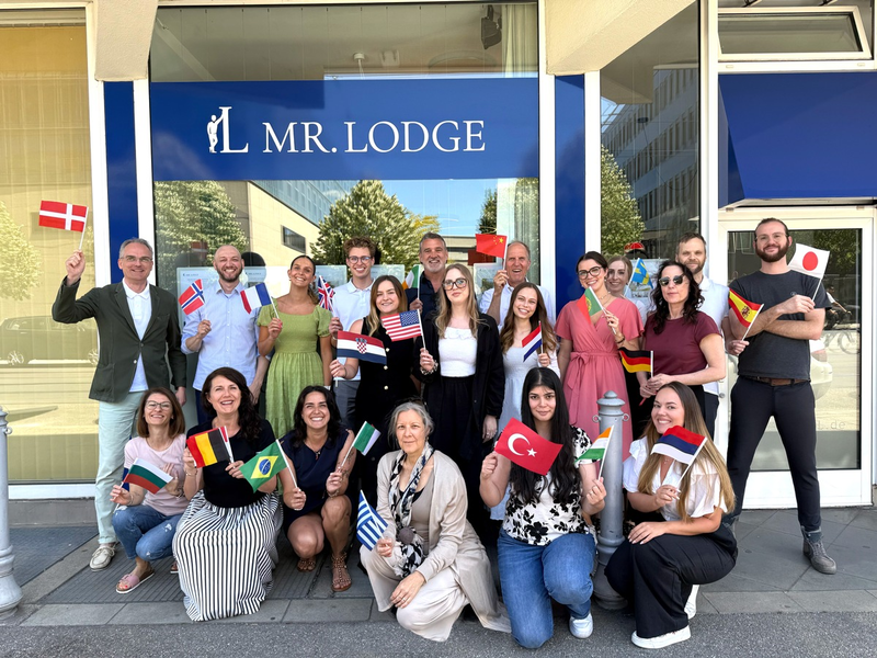 Mr. Lodge GmbH: Website in 24 Sprachen verfügbar / Einzigartiger Service für internationale Kunden: persönliche Ansprache durch moderne KI-Technologie - Foto: presseportal.de
