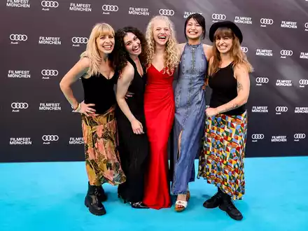 Sommer, Sonne, Spaß! MÄDCHEN MÄDCHEN feiert Premiere auf dem Filmfest München - Foto: presseportal.de