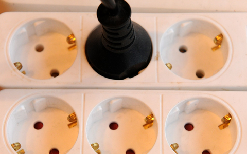 Die Stromsteuer sollte nach dem Willen der Fraktionschefs von CDU und CSU zeitnah für alle Verbraucher in Deutschland gesenkt werden. (Illustration) - Foto: Carsten Rehder/dpa Die Stromsteuer sollte nach dem Willen der Fraktionschefs von CDU und CSU zeitnah für alle Verbraucher in Deutschland gesenkt werden. (Illustration) - Foto: Carsten Rehder/dpa