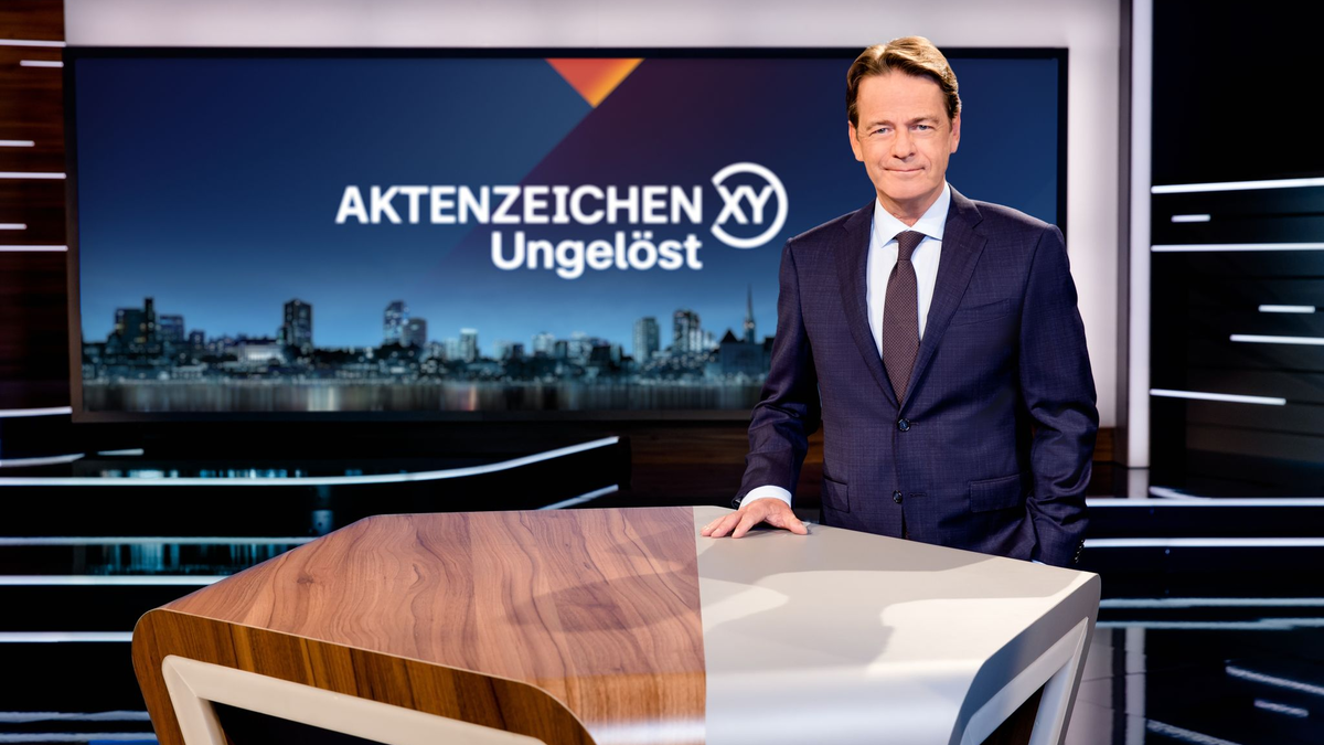 «Aktenzeichen XY... ungelöst»-Moderator Rudi Cerne. - Foto: Nadine Rupp/ZDF/dpa
