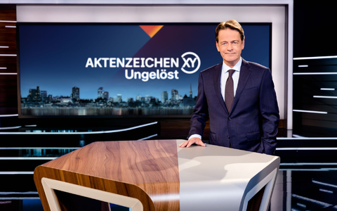 «Aktenzeichen XY... ungelöst»-Moderator Rudi Cerne. - Foto: Nadine Rupp/ZDF/dpa