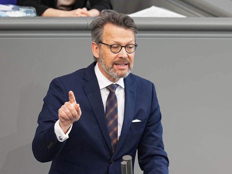 Der FDP-Haushaltsexperte Otto Fricke setzte sich angeblich gegen sechs Mitbewerber durch und wird neuer DOSB-Vorstandschef. - Foto: Michael Kappeler/dpa