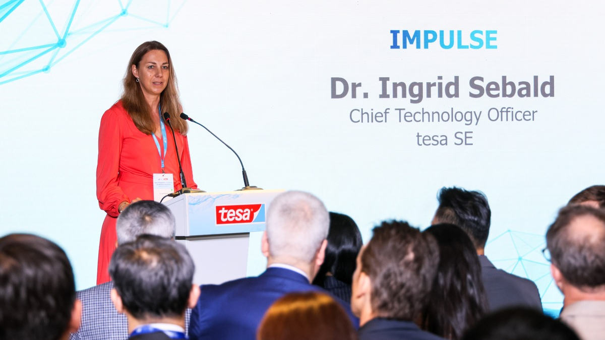 Kleben, entkleben, recyceln: tesa eröffnet neues Debonding on Demand Labor in Singapur - Foto: presseportal.de