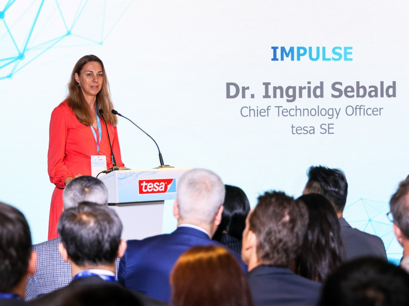 Kleben, entkleben, recyceln: tesa eröffnet neues Debonding on Demand Labor in Singapur - Foto: presseportal.de