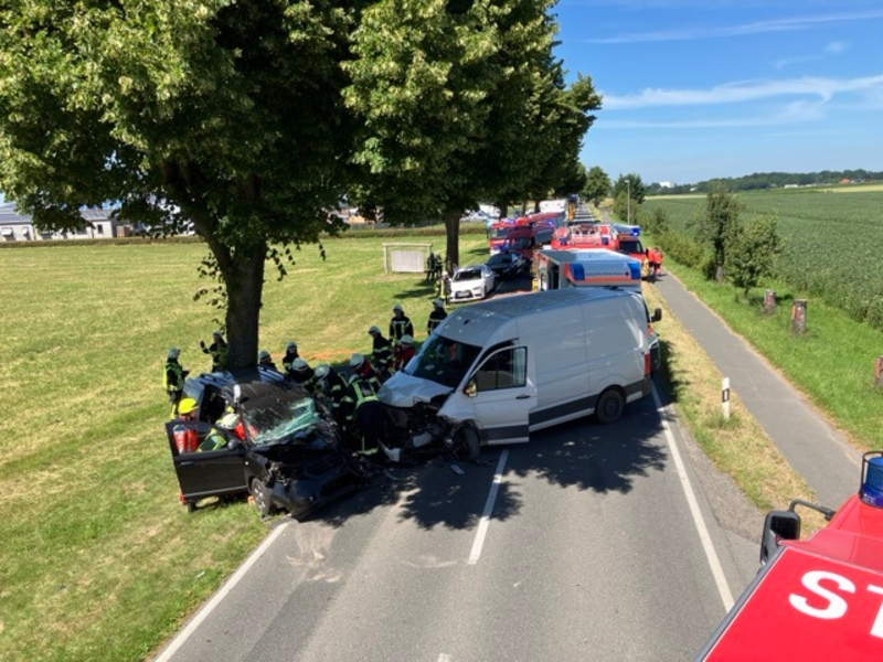 POL-STD: Beckdorf: Schwerer Verkehrsunfall im Begegnungsverkehr - Foto: presseportal.de