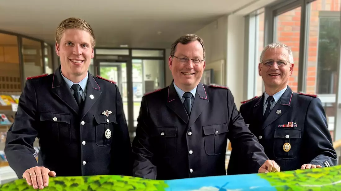 FW Osterholz-Scharm.: Neue Führung der Stadtfeuerwehr Osterholz-Scharmbeck - Bild: presseportal.de