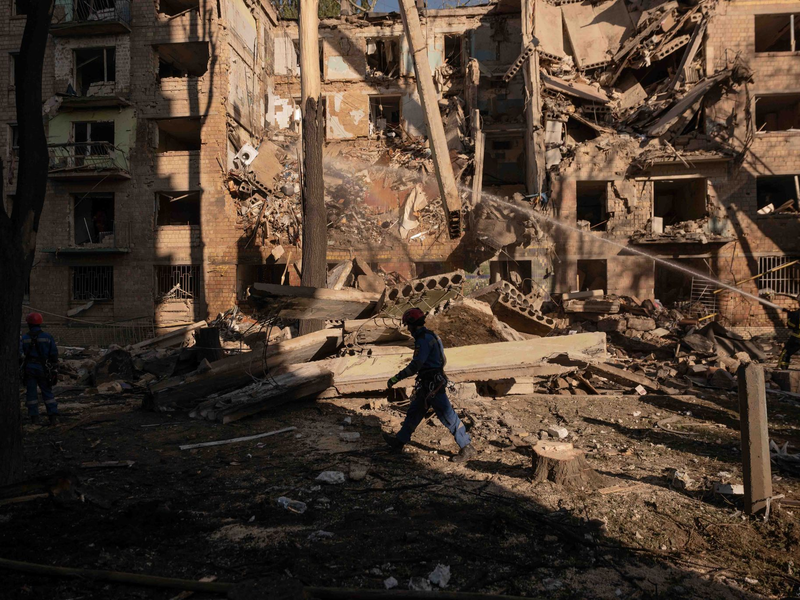 Für die Kriegsgegner Russland und Ukraine trüben sich die Konjunkturaussichten laut Experten ein. - Foto: Svet Jacqueline/ZUMA Press Wire/dpa