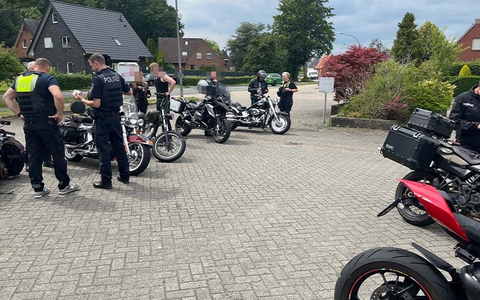 POL-ST: Hörstel, Schwerpunktkontrollen Kradfahrer Rund 100 kontrollierte Motorräder - Foto: presseportal.de