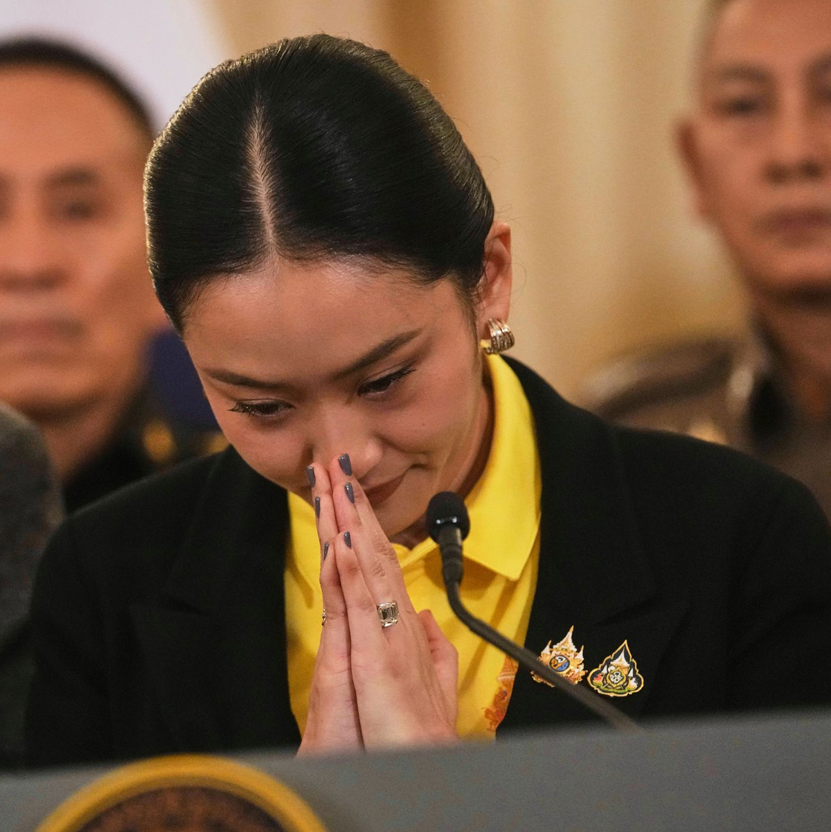 Nach umstrittenen Aussagen in einem geleakten Telefonmitschnitt war Thailands Regierungschefin unter Druck geraten. (Archivbild) - Foto: Sakchai Lalit/AP/dpa