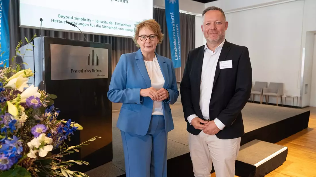 LKA-NI: LKA-Symposium Beyond simplicity - Jenseits der Einfachheit - Bild: presseportal.de