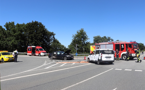 POL-HX: Verkehrsunfall auf der B64 - Foto: presseportal.de