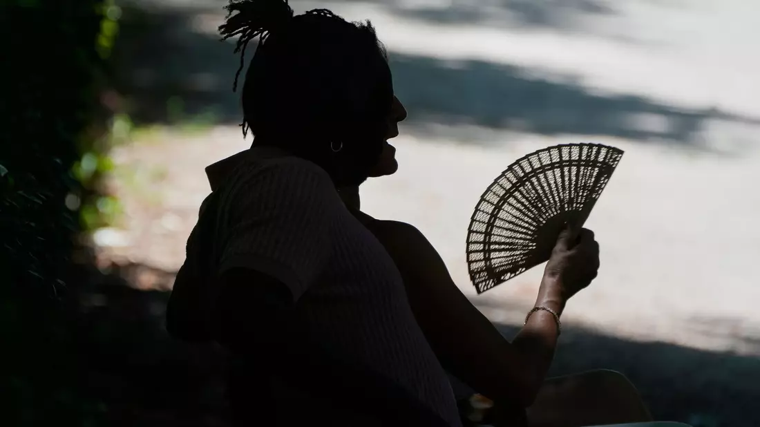 Spanier und Portugiesen ächzen unter einer besonders frühen Hitzewelle mit Temperaturen von bis zu 46 Grad. Dabei stehen die wirklich heißen Monate noch bevor. (Archivbild) - Bild: Paul White/AP/dpa