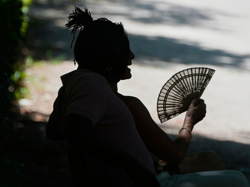 Spanier und Portugiesen ächzen unter einer besonders frühen Hitzewelle mit Temperaturen von bis zu 46 Grad. Dabei stehen die wirklich heißen Monate noch bevor. (Archivbild) - Foto: Paul White/AP/dpa