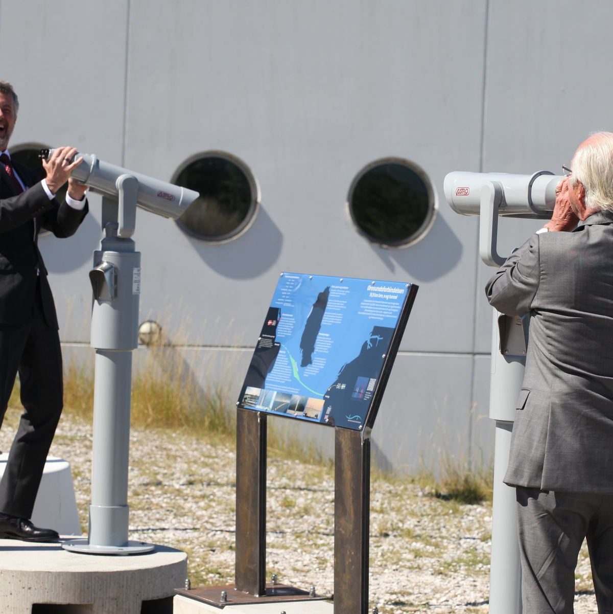 Verbindet seit 25 Jahren Dänemark und Schweden: die Öresundbrücke. - Foto: Steffen Trumpf/dpa