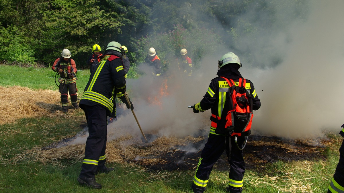 FW-LFVSH: Extreme Hitze und hohe Vegetationsbrandgefahr - Feuerwehr ruft zur Achtsamkeit auf - Foto: presseportal.de