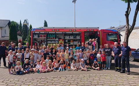 FW-PB: Feuer und Flamme für den Brandschutz: Spannende Brandschutzerziehung in Schwaney - Foto: presseportal.de