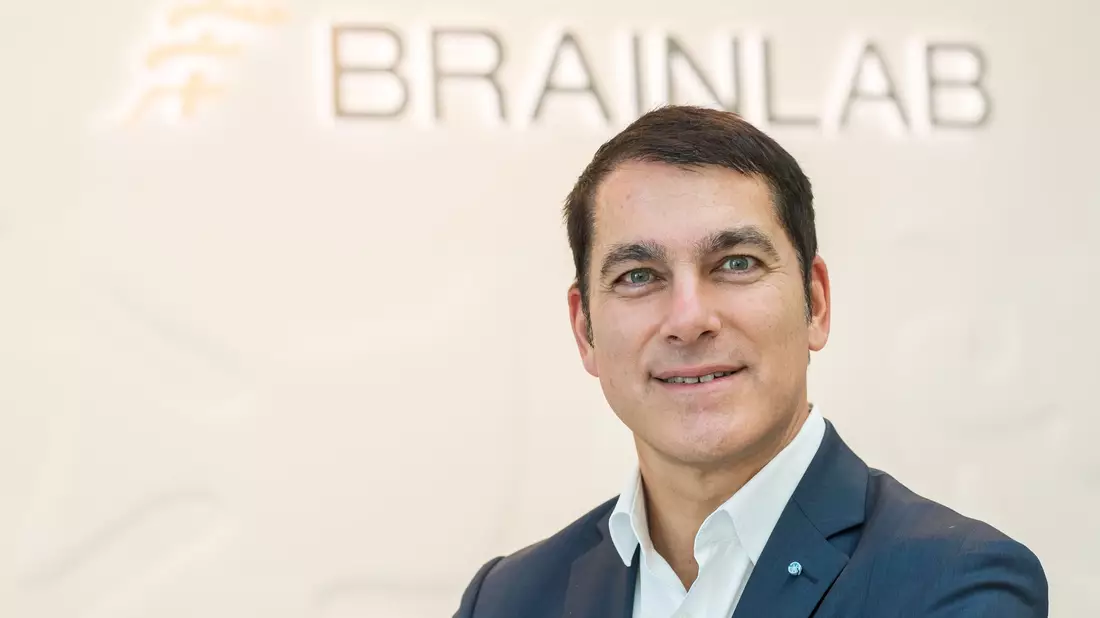 Brainlab-Gründer Stefan Vilsmeier im Jahr 2021. Nun hat das Unternehmen seinen Börsengang kurzfristig abgeblasen. (Archiv) - Bild: Peter Kneffel/dpa