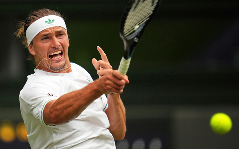 Alexander Zverev scheitert überraschend. - Foto: Kin Cheung/AP/dpa