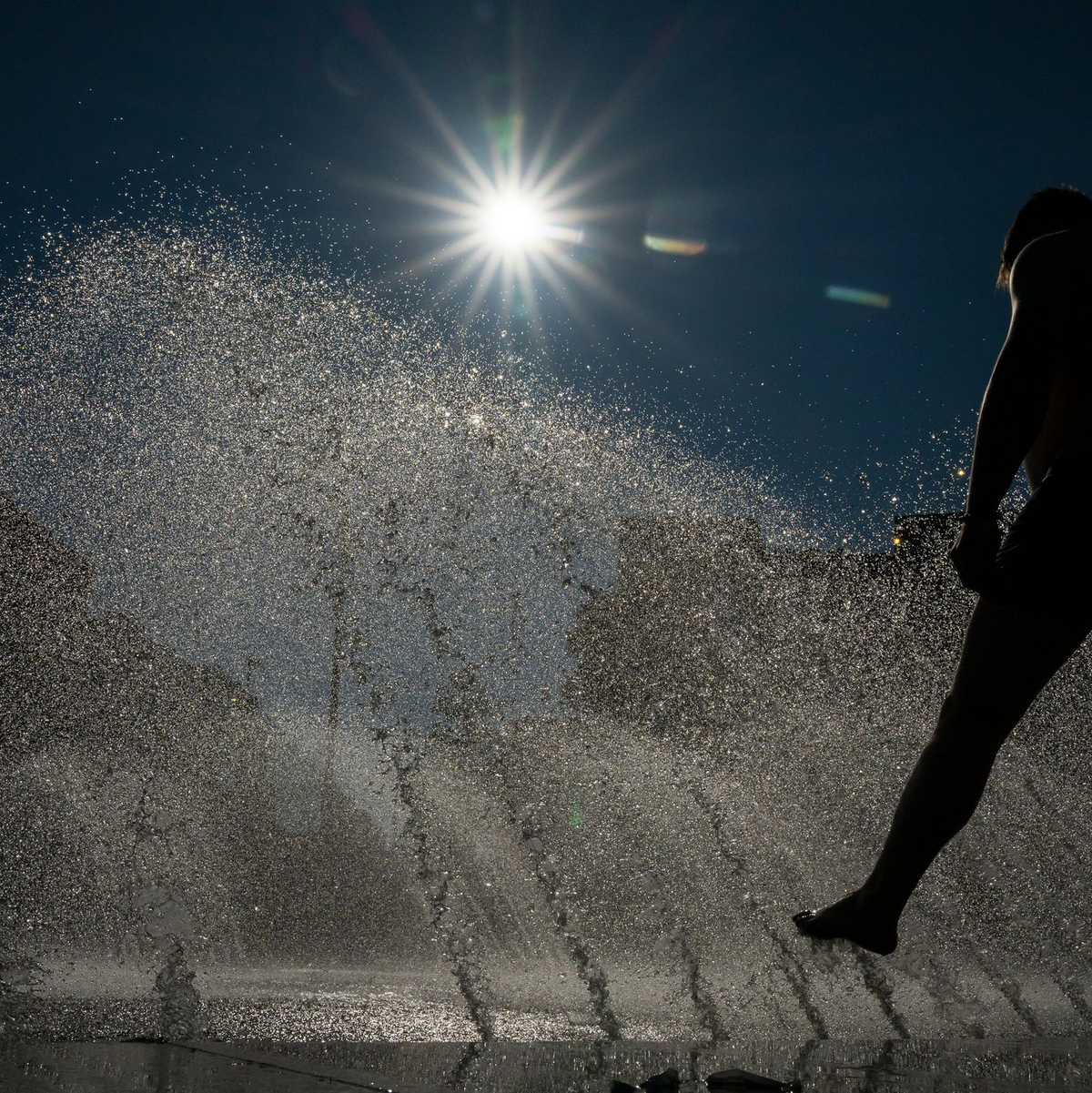 Der Deutsche Wetterdienst (DWD) hat nach eigenen Angaben die höchsten Temperaturen des Tages gemessen.  - Foto: Peter Kneffel/dpa
