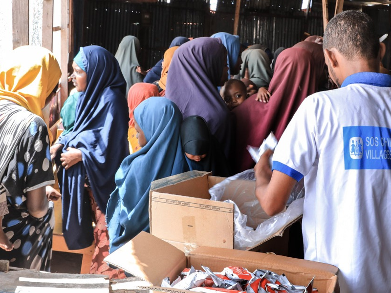 SOS-Kinderdörfer weltweit warnen: Millionen Kinderleben in akuter Gefahr - Foto: presseportal.de
