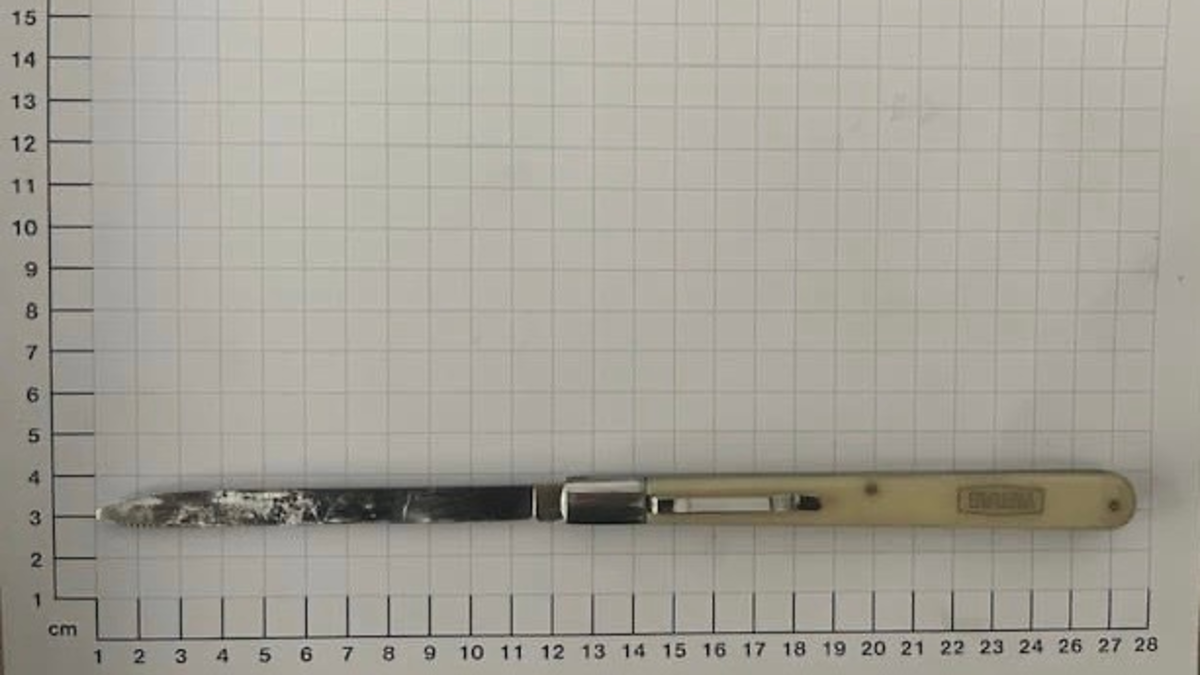 BPOL NRW: Bundespolizei stellt mutmaßlichen Ladendieb und findet ein Messer - Foto: presseportal.de