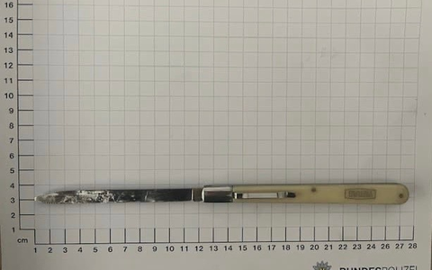 BPOL NRW: Bundespolizei stellt mutmaßlichen Ladendieb und findet ein Messer - Foto: presseportal.de