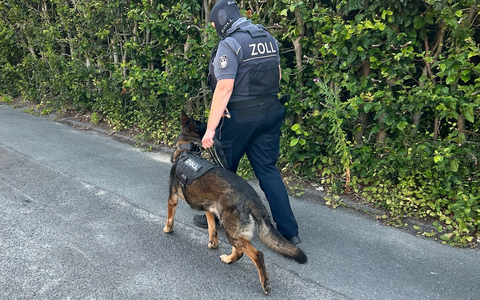 HZA-MS: Gemeinsame Pressemitteilung der Staatsanwaltschaft Münster und des Hauptzollamts Münster: Zwei Festnahmen und mehrere Durchsuchungen wegen Wiederholungsbetrugs im Baugewerbe - Foto: presseportal.de HZA-MS: Gemeinsame Pressemitteilung der Staatsanwaltschaft Münster und des Hauptzollamts Münster: Zwei Festnahmen und mehrere Durchsuchungen wegen Wiederholungsbetrugs im Baugewerbe - Foto: presseportal.de