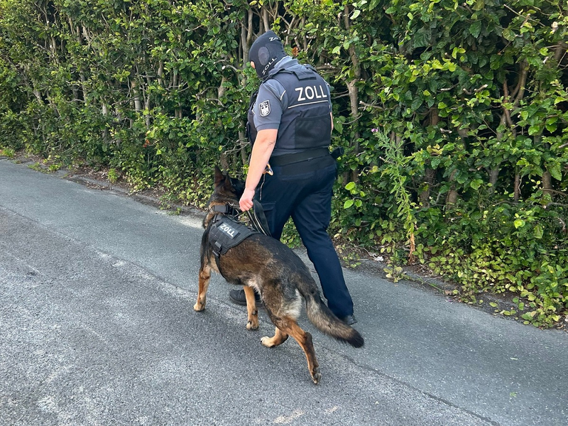 HZA-MS: Gemeinsame Pressemitteilung der Staatsanwaltschaft Münster und des Hauptzollamts Münster: Zwei Festnahmen und mehrere Durchsuchungen wegen Wiederholungsbetrugs im Baugewerbe - Foto: presseportal.de