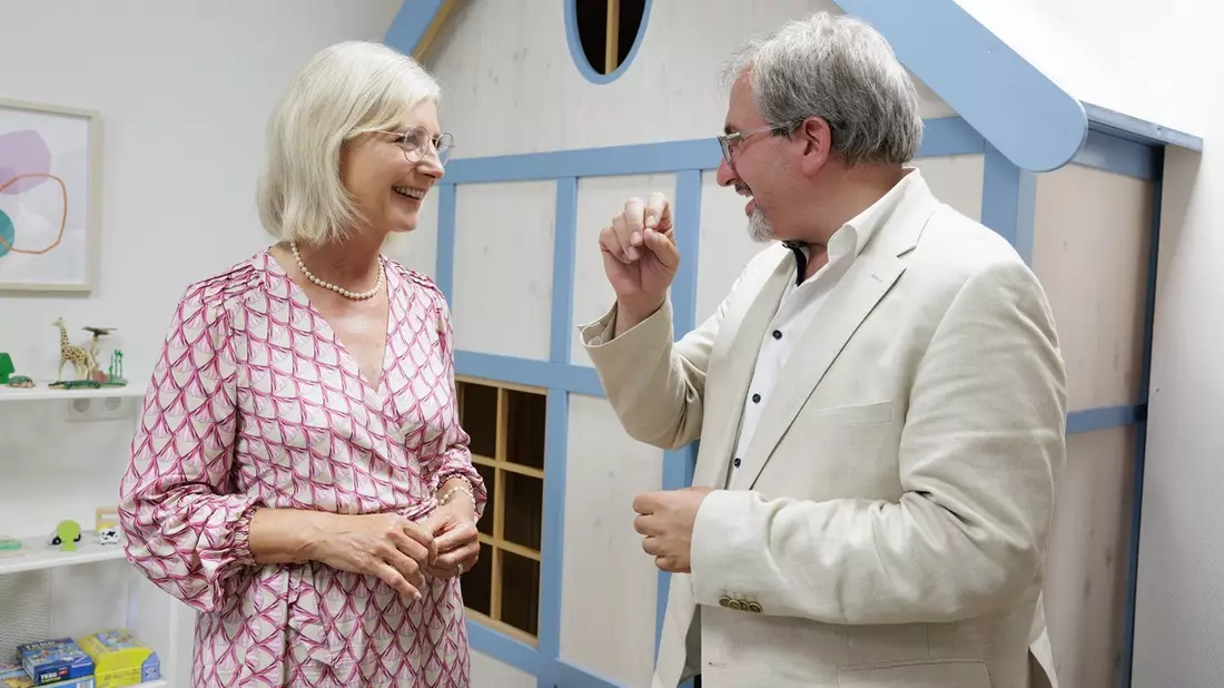 150 Tage einzigartiger Kinderschutz - Staatsministerin Ulrike Scharf besucht das Amalie Nathan Haus in Fürth - Bild: presseportal.de