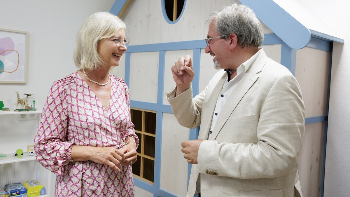 150 Tage einzigartiger Kinderschutz - Staatsministerin Ulrike Scharf besucht das Amalie Nathan Haus in Fürth - Foto: presseportal.de