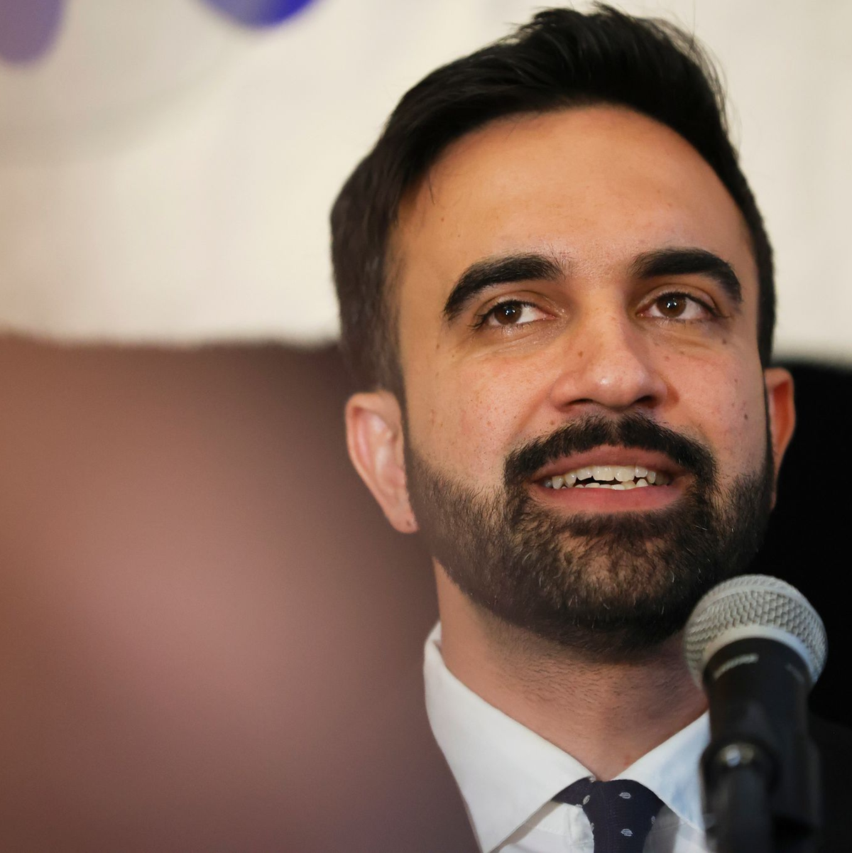 Der linke Demokrat Zohran Mamdani wird nächster Bürgermeister von New York.  - Foto: Heather Khalifa/AP/dpa