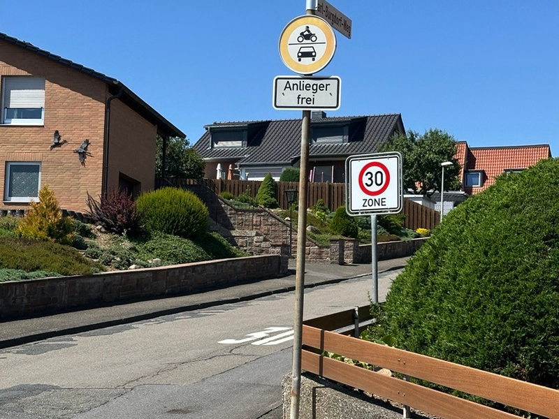 POL-HI: Erneut Verstöße im Karl-Burgdorf-Weg in Heinde geahndet - Foto: presseportal.de