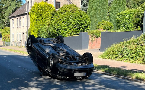 POL-BO: Alleinunfall in Eppendorf: Fahrzeug überschlägt sich - Foto: presseportal.de