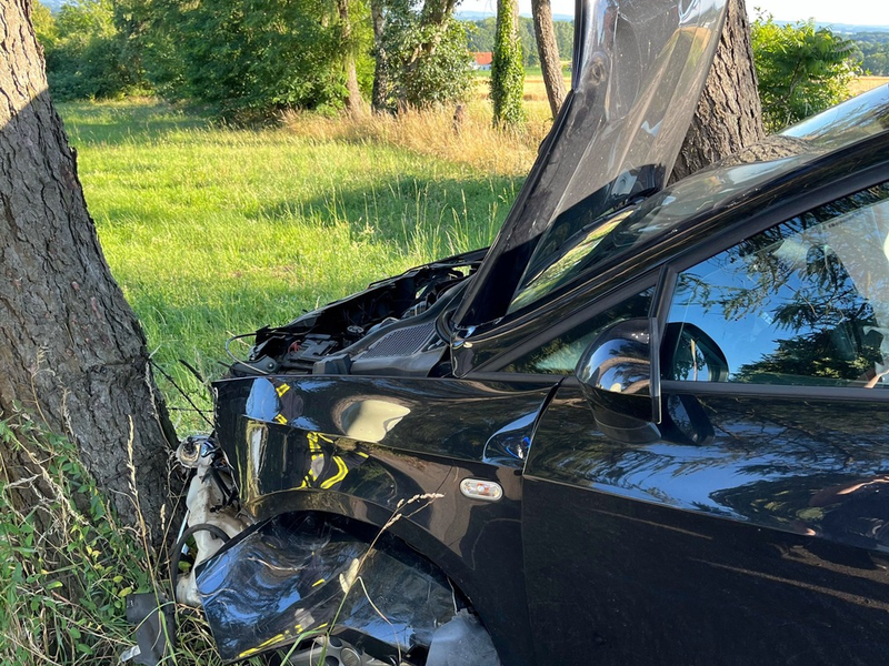 POL-MI: Zusammenstoß mit entgegenkommendem Auto - Foto: presseportal.de