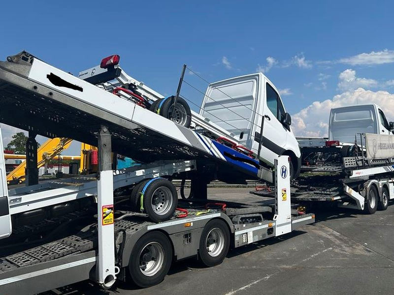 POL-PDLD: Edesheim/A65 - Ersatzräder entwendet - Foto: presseportal.de