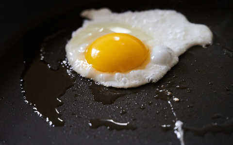 Der Erzieher will darauf aufmerksam machen, wie schlecht das GelĂ€nde seiner Mittelschule fĂŒr Hitze gemacht ist. (Symbolbild) - Foto: Annette Riedl/dpa Der Erzieher will darauf aufmerksam machen, wie schlecht das GelĂ€nde seiner Mittelschule fĂŒr Hitze gemacht ist. (Symbolbild) - Foto: Annette Riedl/dpa