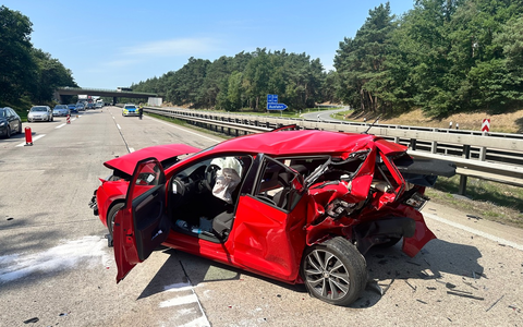 POL-DEL: Autobahnpolizei Ahlhorn: Schwerer Verkehrsunfall auf der Autobahn 1 in Wildeshausen +++ 4 Personen leicht, 1 schwer verletzt - Foto: presseportal.de