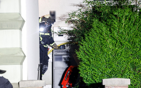 FW-MK: Arbeitsintensiver Tag für die Feuerwehr Iserlohn Feuer auf Balkon, Brandgeruch in Hennen, Kritischer Wohnungsbrand am Dördel - Foto: presseportal.de FW-MK: Arbeitsintensiver Tag für die Feuerwehr Iserlohn Feuer auf Balkon, Brandgeruch in Hennen, Kritischer Wohnungsbrand am Dördel - Foto: presseportal.de