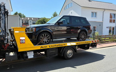 ZOLL-H: - Zigarettenschmuggler-Netzwerk aus Hannover, Dortmund und Wuppertal zerschlagen; - außerdem Verdacht Verstoß Russland-Embargo - 3 Festnahmen; 236.000 Zigaretten und hohe Vermögenswerte beschlagnahmt - Foto: presseportal.de