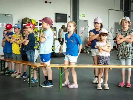 FW-AR: Vierbeiniger Besuch begeistert die Kinderfeuerwehr Bruchhausen-Niedereimer - Foto: presseportal.de