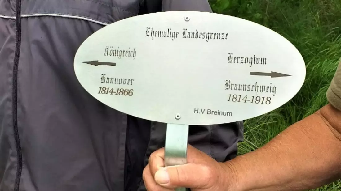 POL-HI: Hinweisschild vom Grenzstein entwendet - Bild: presseportal.de
