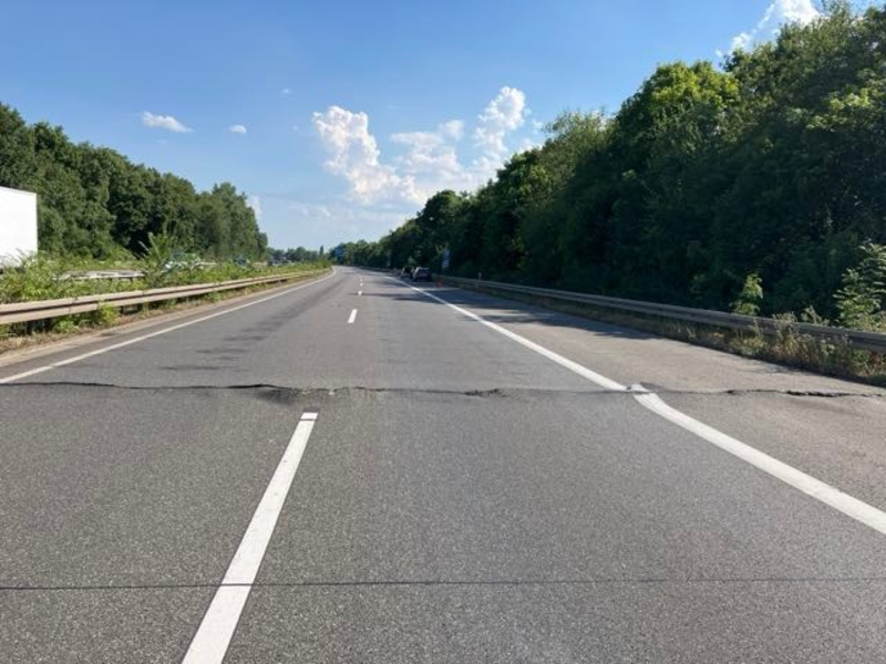 POL-DA: Bensheim: Fahrbahndecke auf A5 hebt sich hitzebedingt - Foto: presseportal.de
