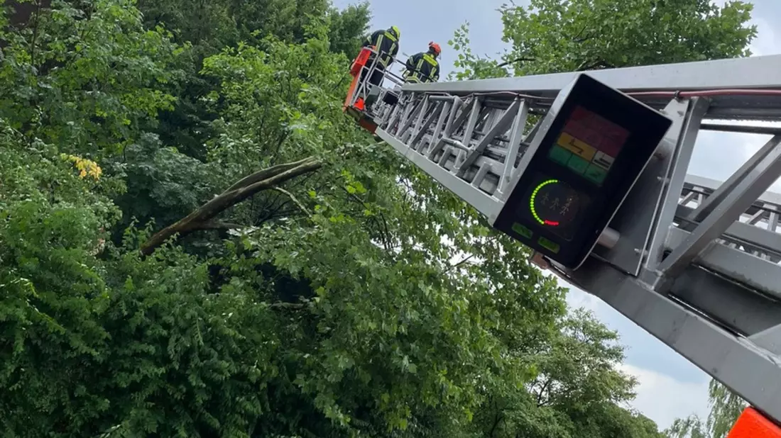 FW Bergheim: Unwetterlage am Mittwoch über Bergheim 15 Einsätze im Bereich Niederaußem und Oberaußem - Bild: presseportal.de