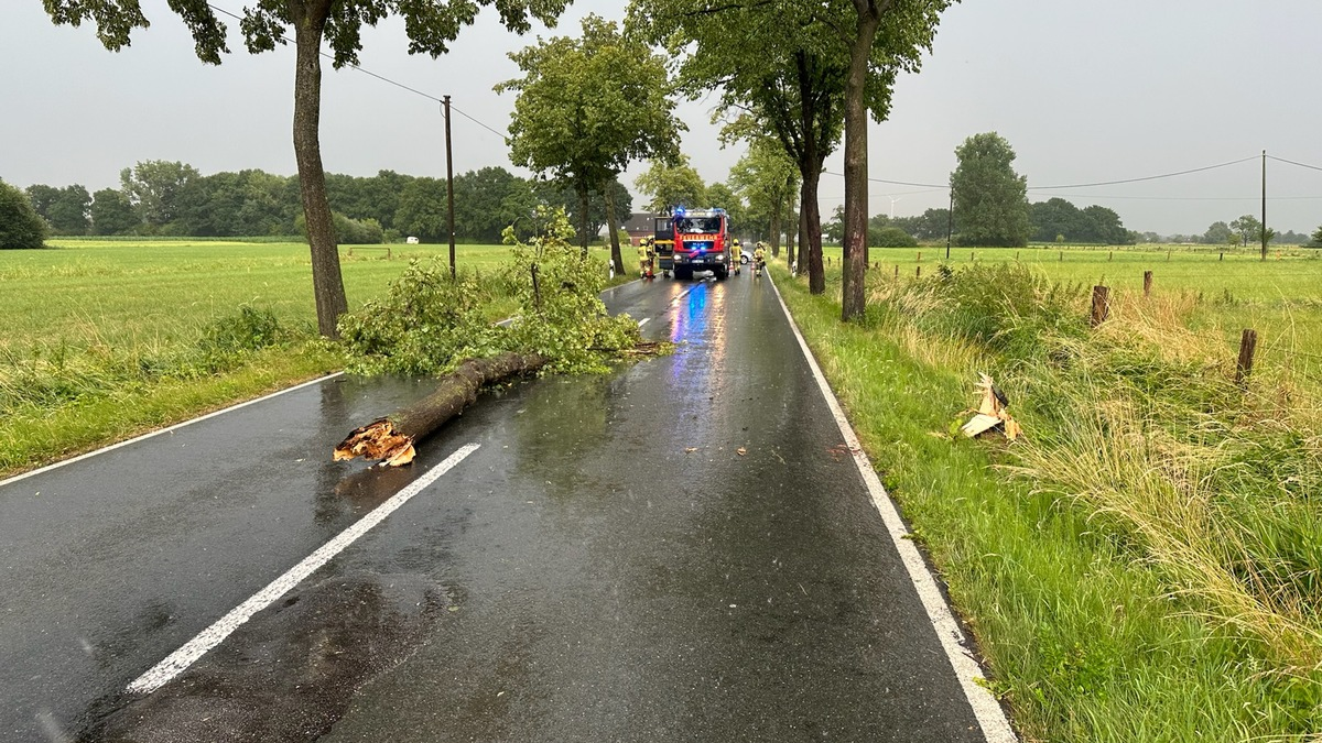 FW Alpen: Mehrere Sturmeinsätze im Gemeindegebiet Alpen - Foto: presseportal.de
