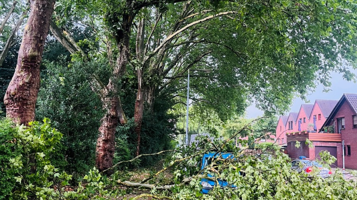 FW-OB: Unwetterlage in Oberhausen - Feuerwehr im Dauereinsatz - Foto: presseportal.de