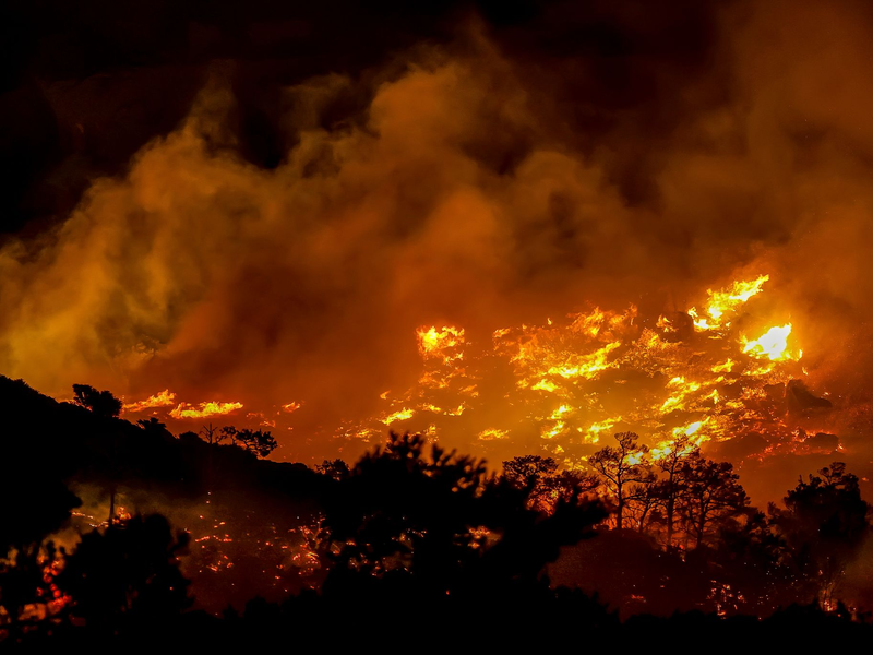 Laut griechischem Rundfunk ERTnews wurden auf Kreta rund 5.000 Touristen und Einheimische in Sicherheit gebracht. - Foto: STR/INTIME NEWS/AP/dpa