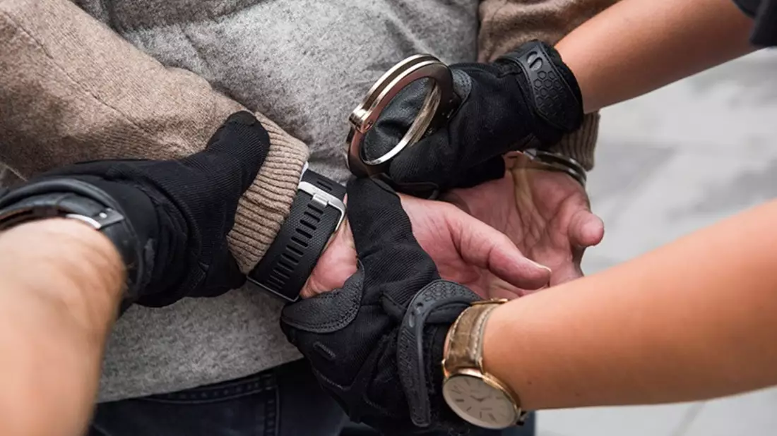 BPOL NRW: Von der Staatsanwaltschaft Köln gesuchter Wohnungseinbrecher von Bundespolizei festgenommen - Bild: presseportal.de