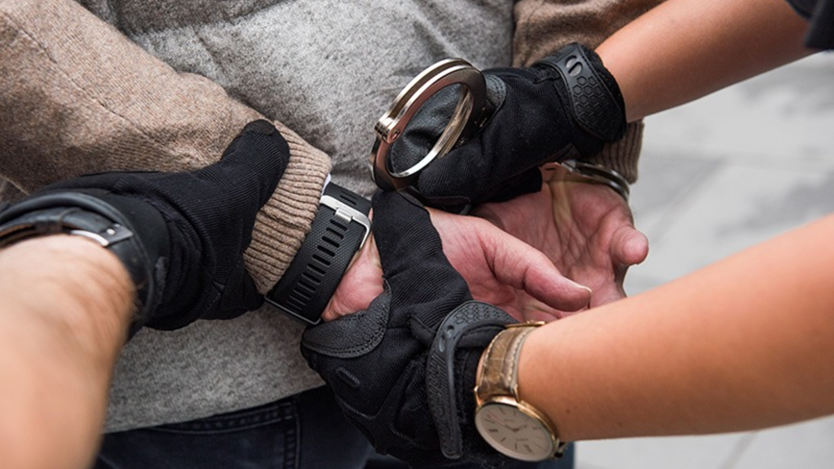 BPOL NRW: Von der Staatsanwaltschaft Köln gesuchter Wohnungseinbrecher von Bundespolizei festgenommen - Foto: presseportal.de